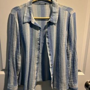 Woman’s button up blouse size petite large